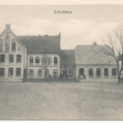 Altes Foto vom alten Schulhaus der Grundschule Klostergang, heute Aue-Mehde Grundschule